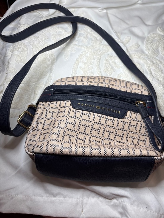 Tommy Hilfiger Handbags - Tommy Hilfiger Beige & Navy Signature Crossbody